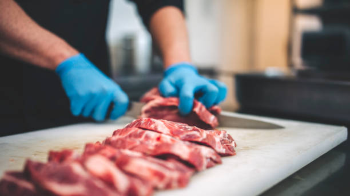 Is buying from a butcher worth it? Supermarkets vs. butchers: pros and cons
