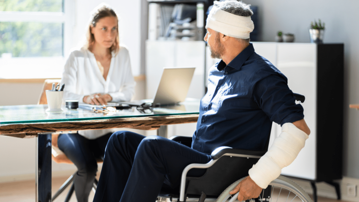 Choosing the Right Personal Injury Lawyer For You in 2024